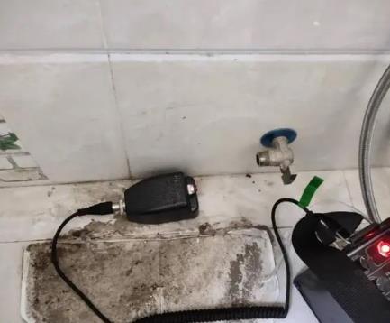綦江屋顶漏水维修公司分享下卫生间漏水的危害及解决方法